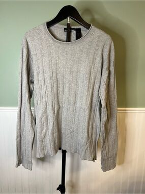 Dkny Light Heather Gray Ribbed Crewneck Sweater. Size XL